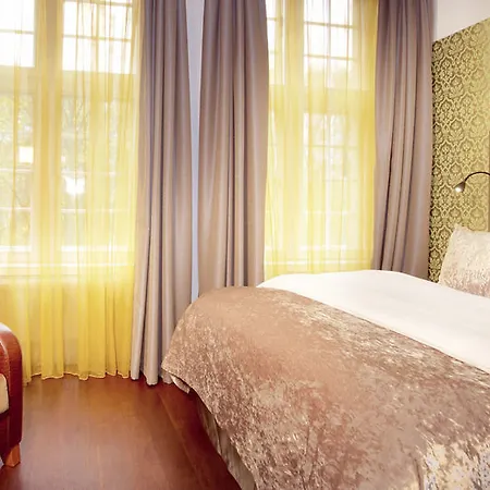 Christiania Teater 4*